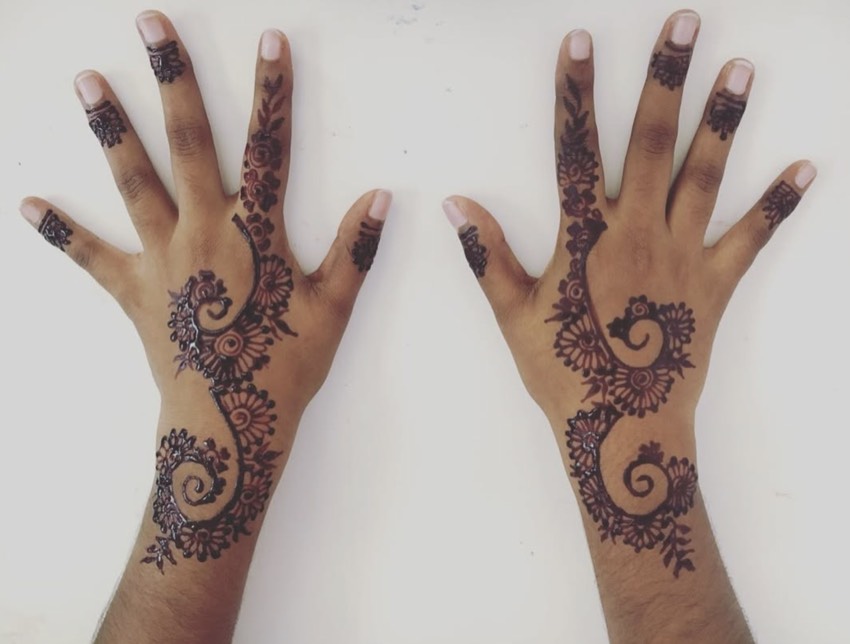 Modern henna design by Mehndi by Preet