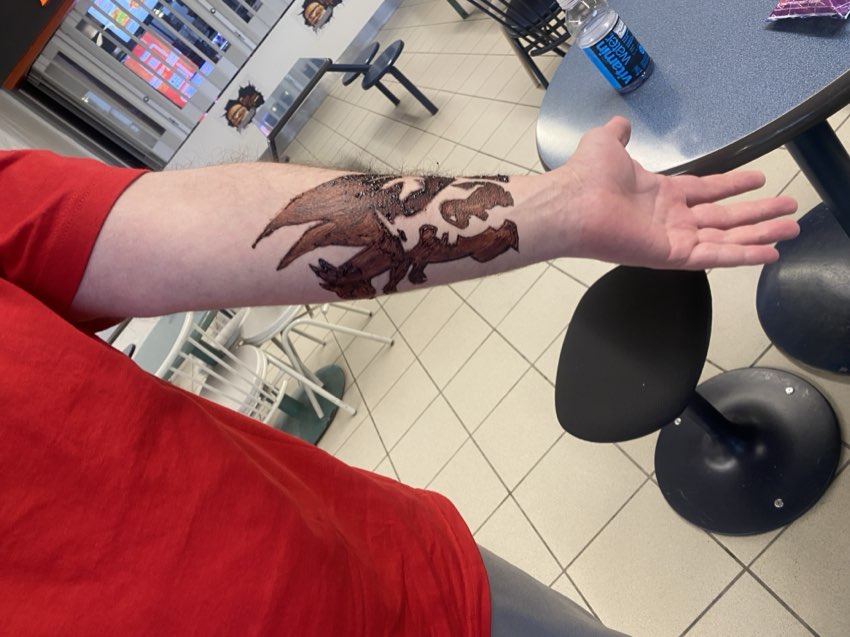 Non-traditional henna design by Mehndi by Preet