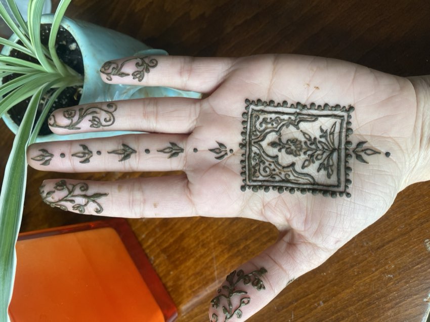 Traditional henna design by Mehndi by Preet