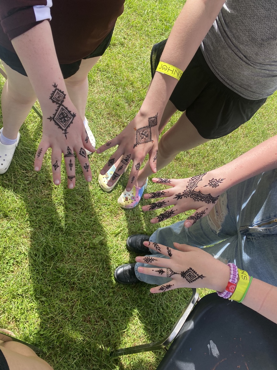 Henna at Shea Heights Folk Festival in 2023